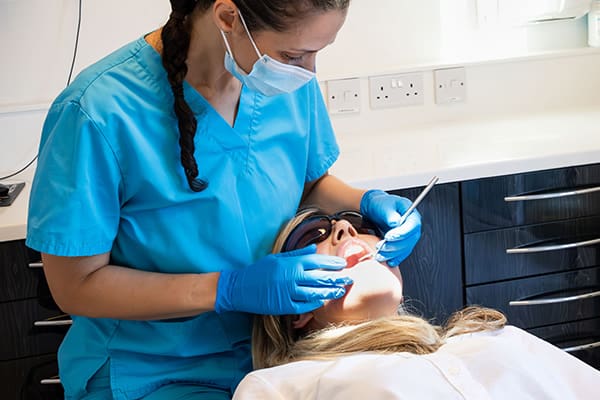 crome-dental-clinic-eman-surgery